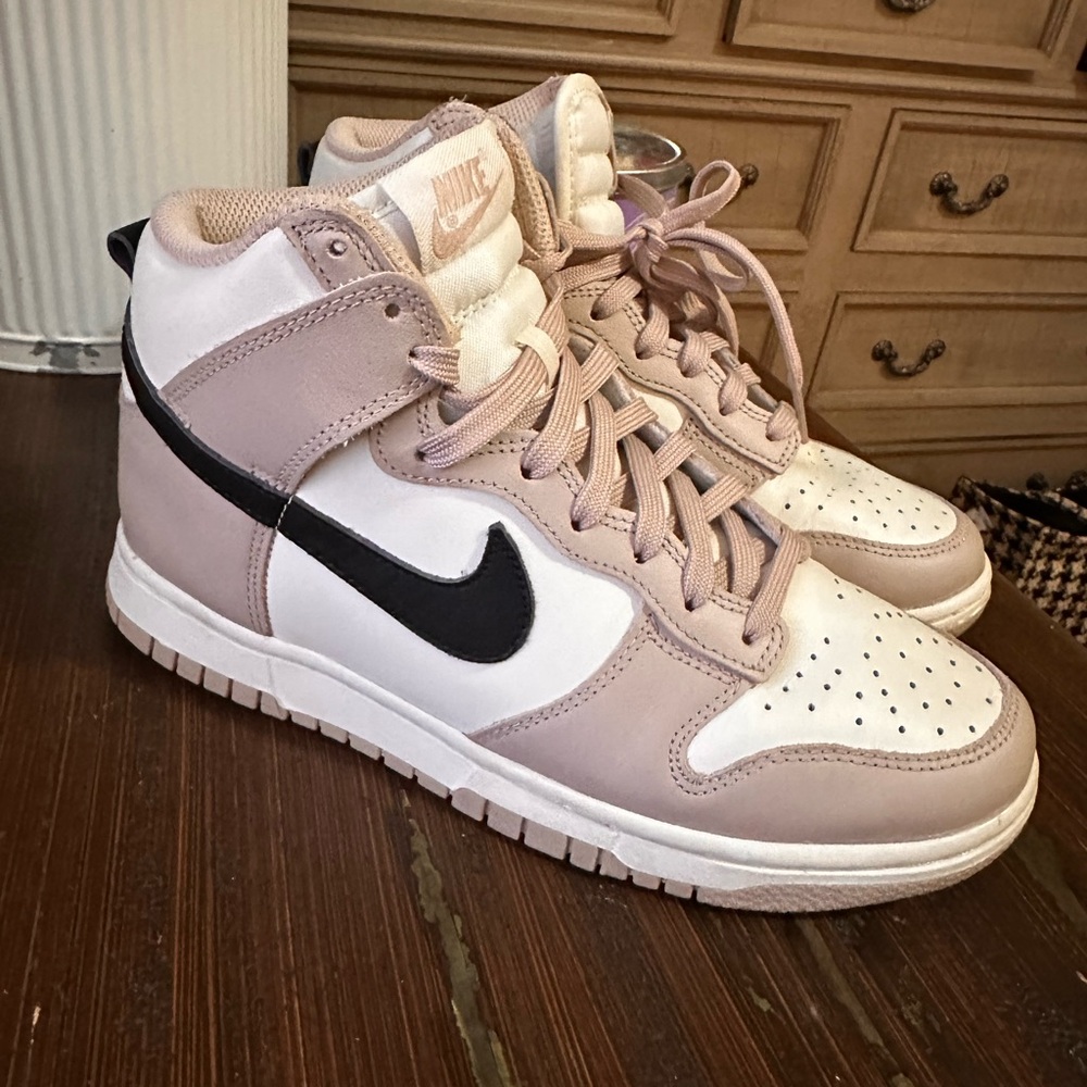 Nike Dunks Highs